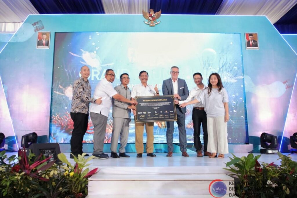 Menko Marves Resmikan Pengelolaan Sampah Plastik di Batam: 20 Juta Botol Plastik Didaur Ulang